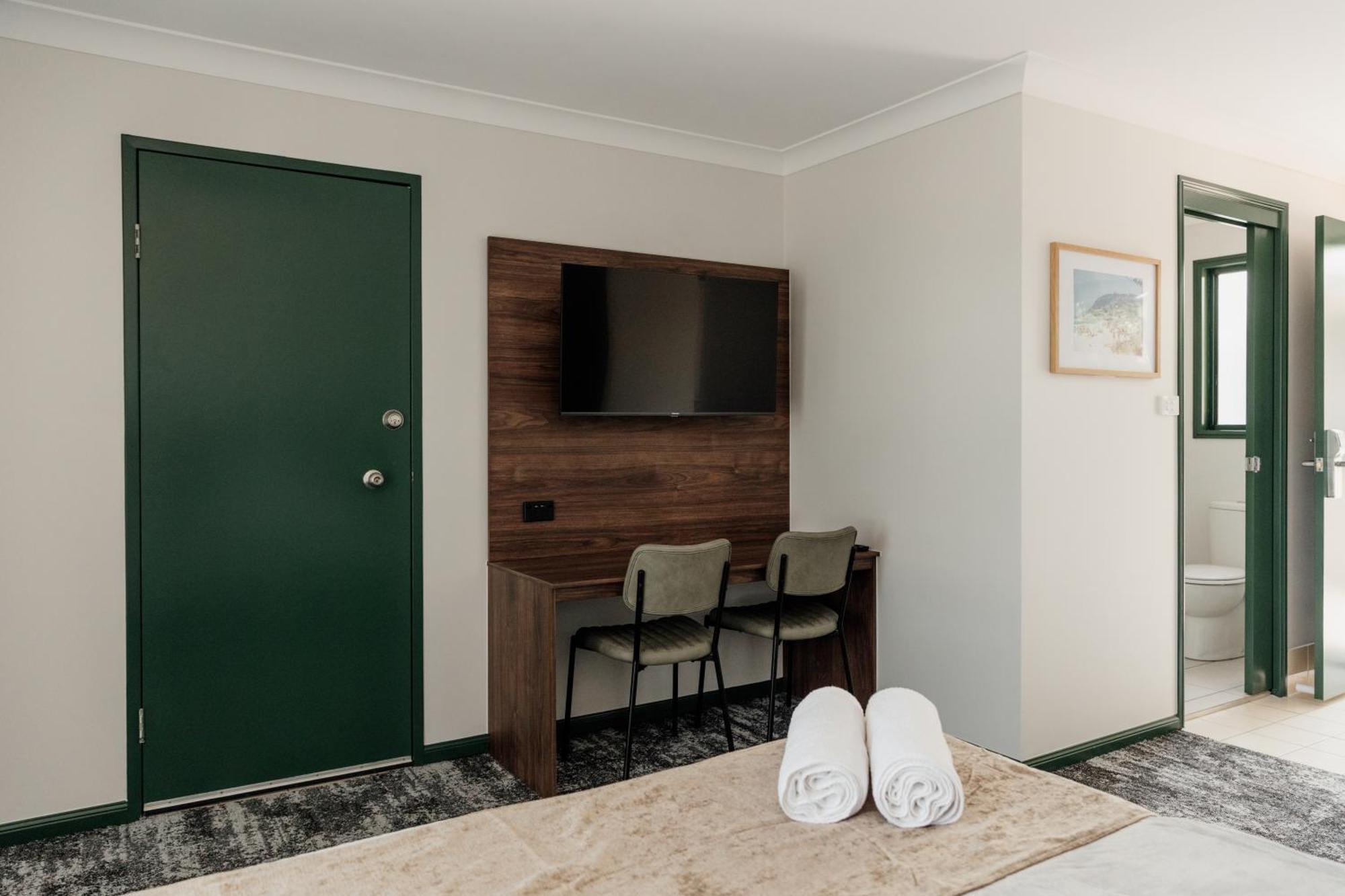 Wallaby Hotel Mudgeeraba Exterior photo