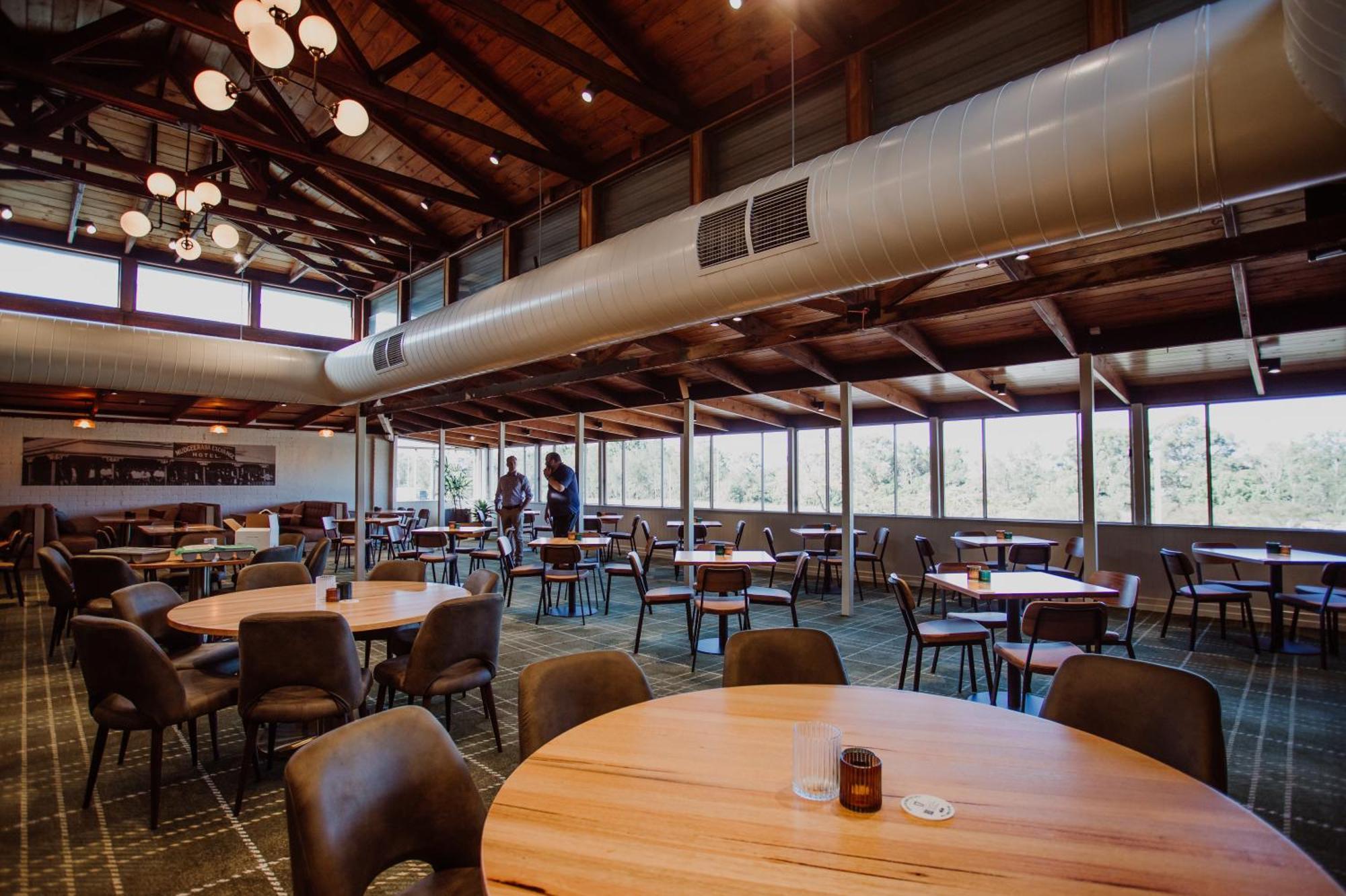 Wallaby Hotel Mudgeeraba Exterior photo