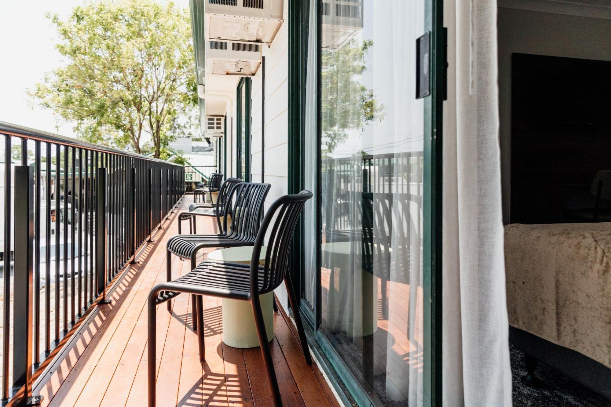 Wallaby Hotel Mudgeeraba Exterior photo
